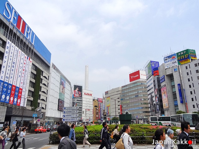 หน้าสถานีอิเคะบุคุโระ (Ikebukuro)