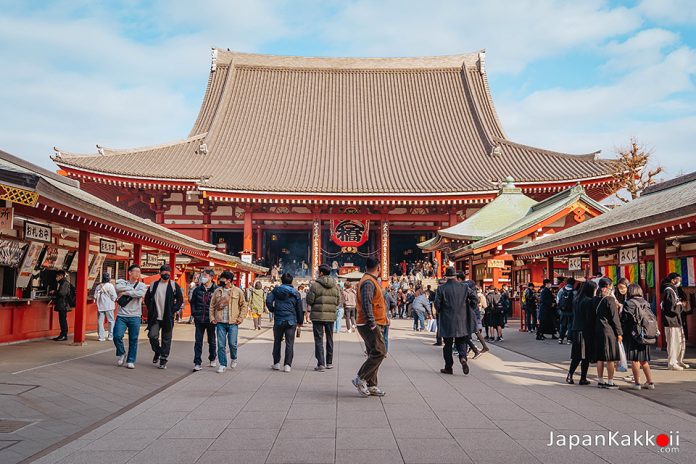 วัดเซ็นโซจิ (Sensoji Temple) หรือวัดอาซากุสะ (Asakusa Temple)