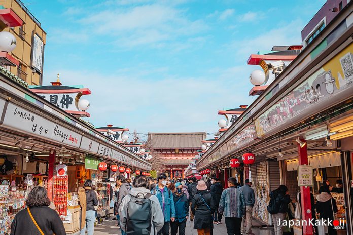 ถนนนากามิเสะ (Nakamise Shopping Street) แหล่งช้อปปิ้งย่านอาซากุสะ (Asakusa)