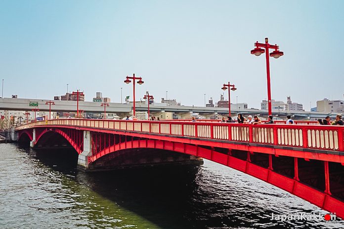 สะพานอาซุมะบาชิ (Azumabashi Bridge) แลนด์มาร์คย่านอาซากุสะ (Asakusa)