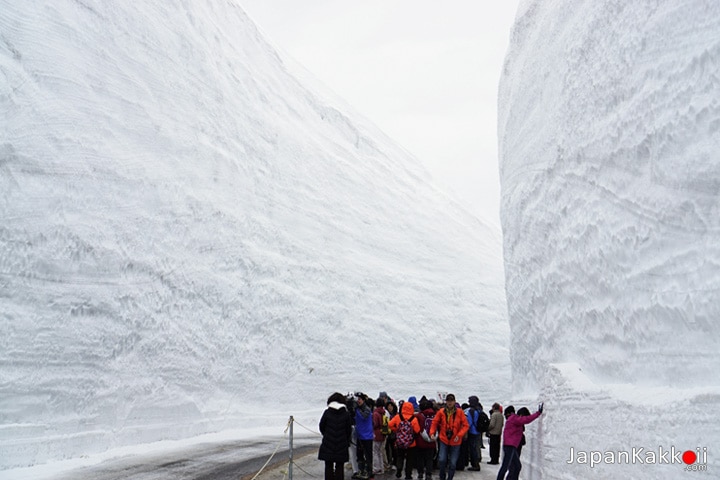 Tateyama "ํYuki-no-Otani" Snow Wall