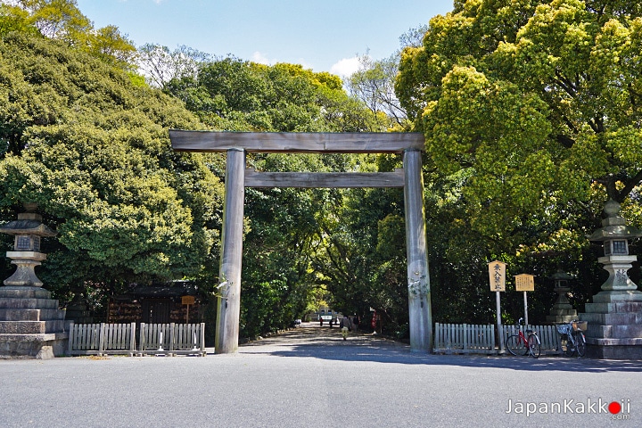ศาลเจ้าอะสึตะ (Atsuta Shrine)