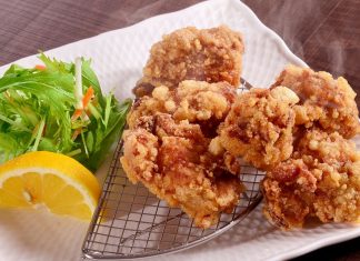 วิธีทำไก่คาราอาเกะ (Karaage) ด้วยตัวเอง พร้อมคล็ดลับทอดไก่ให้กรอบอร่อย! วิธีทำไก่คาราอาเกะ (Karaage)