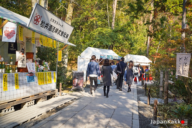 ร้านขายของในบริเวณวัด