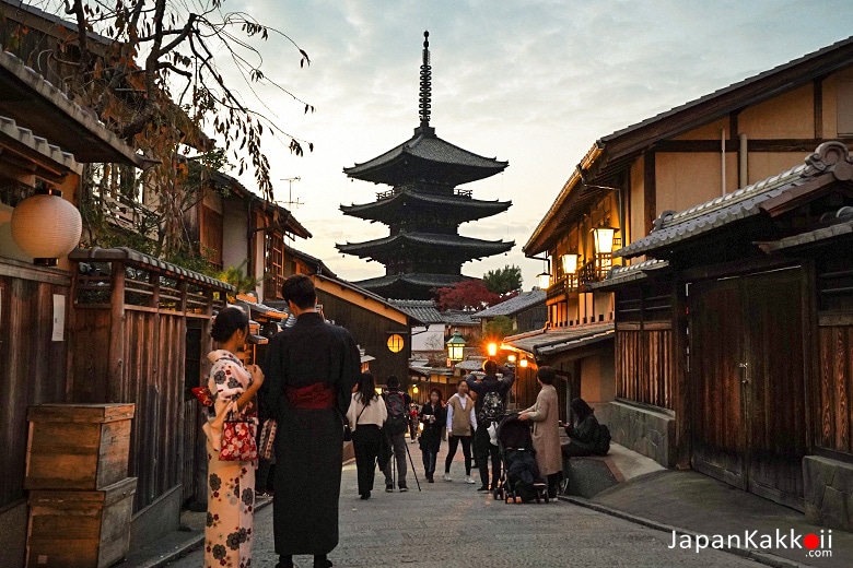 ย่านฮิกาชิยาม่า (Higashiyama / 東山)