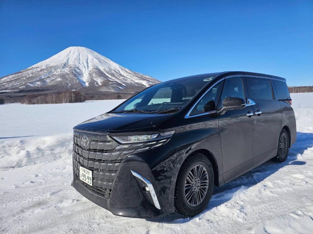 Toyota Alphard รุ่นรถเช่าในญี่ปุ่นแบบ 7 ที่นั่ง